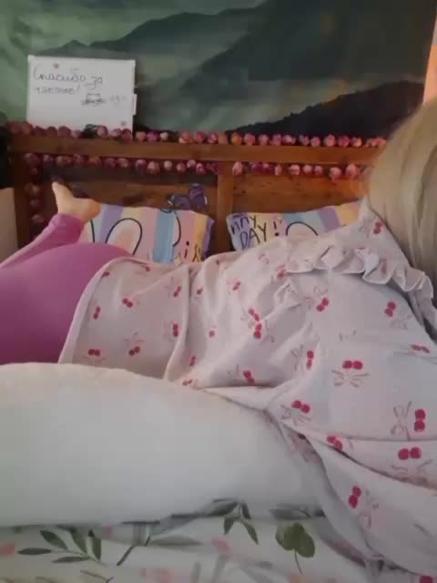 LittleDelora Live Sex December 13, 2025