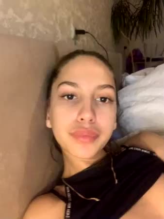 Malvinka2229 Live Sex December 13, 2025