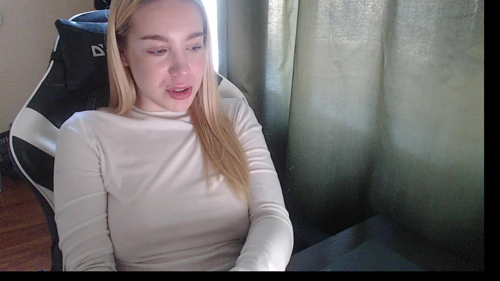 maksisy Live Sex December 14, 2025