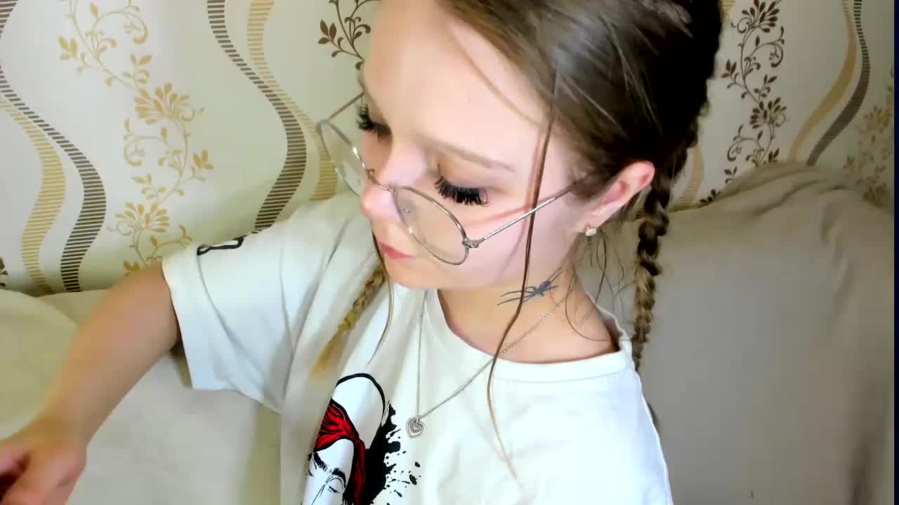 MelMooon Live Sex December 14, 2025