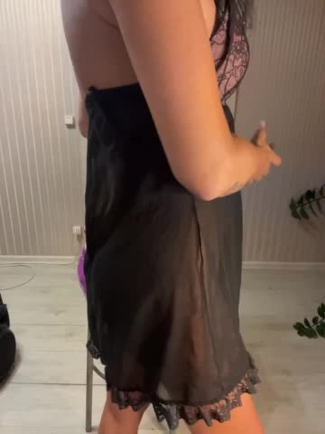 Karolina_Milf Live Sex December 14, 2025