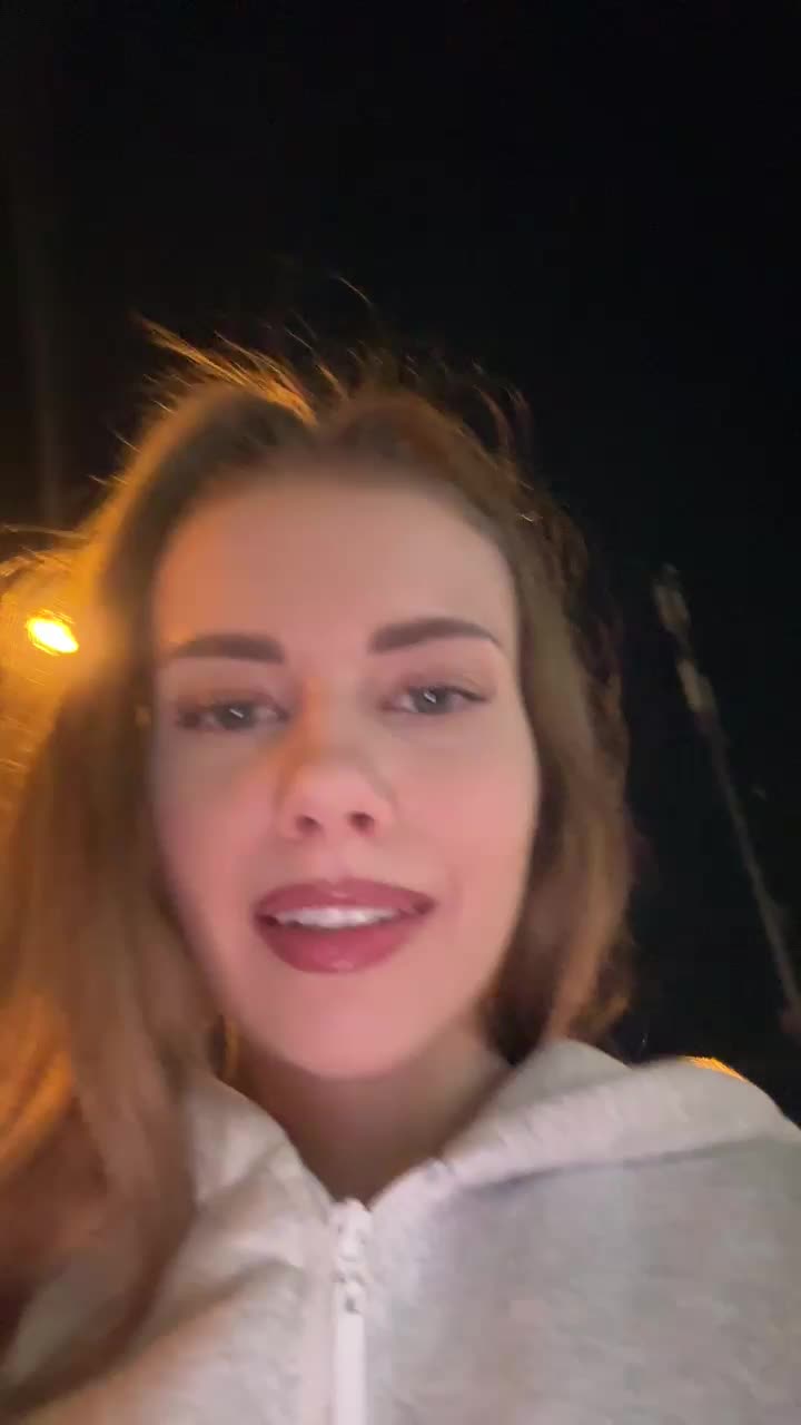 VikkiExtraCheese Live Sex December 19, 2025