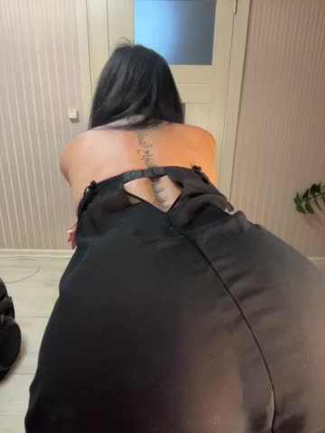 Karolina_Milf Live Sex December 14, 2025