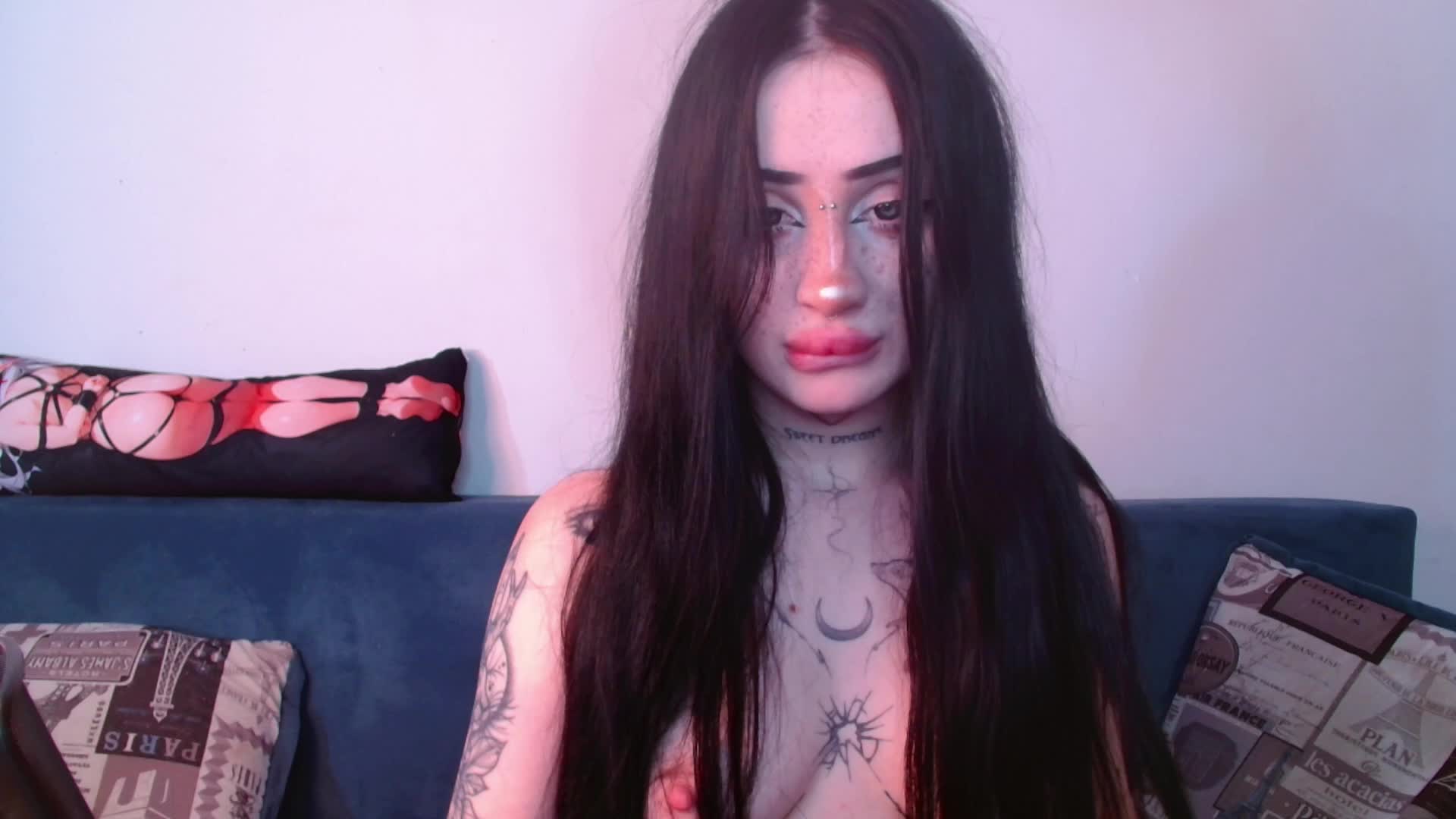 lisa-tatt Live Sex December 13, 2025