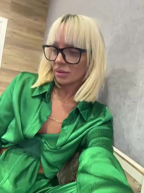 Darina_ Live Sex December 17, 2025