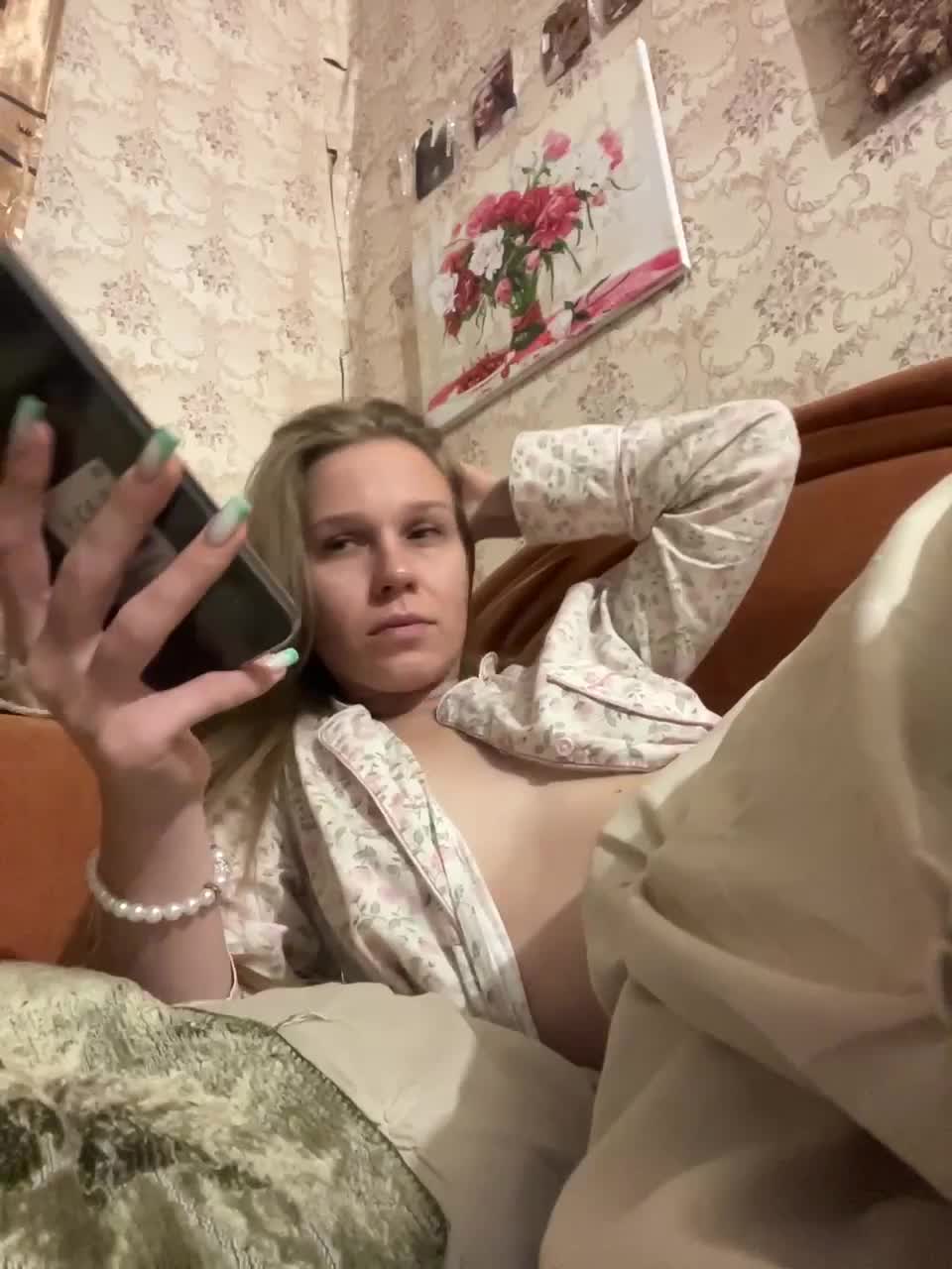 Milana22a Live Sex December 14, 2025