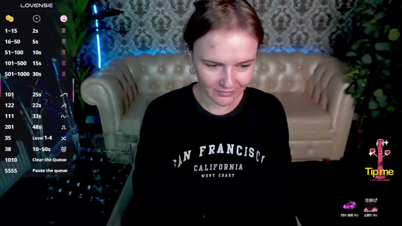 MaribelRiver Live Sex December 17, 2025