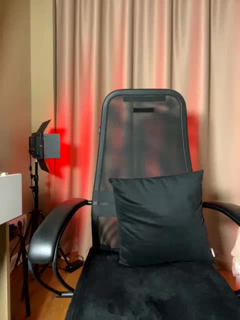Amyleeplayss Live Sex December 18, 2025