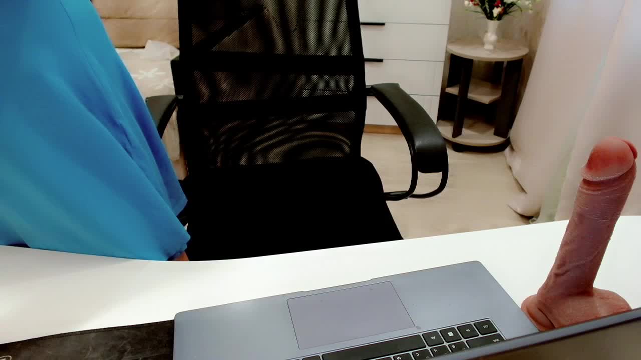 JuicyGloss Live Sex December 14, 2025