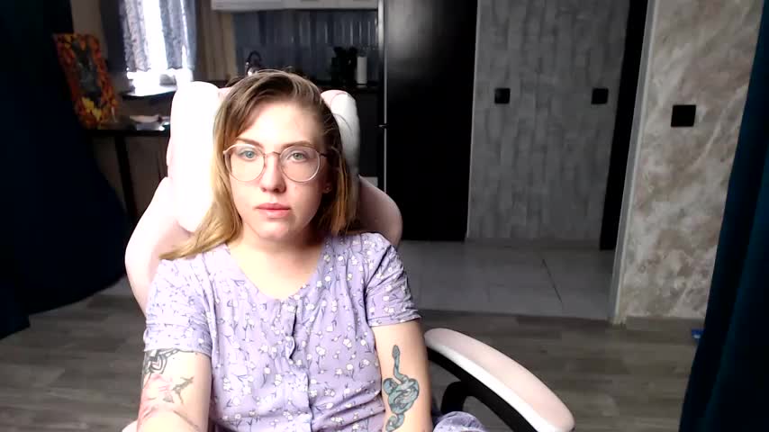 Reginasmilee Live Sex December 17, 2025