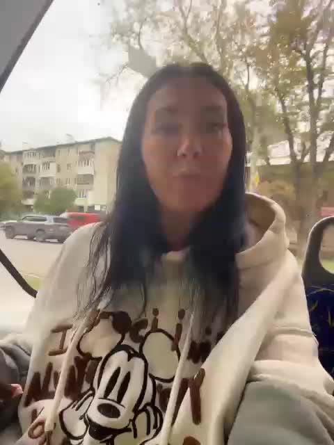 Karolina_Milf Live Sex December 14, 2025