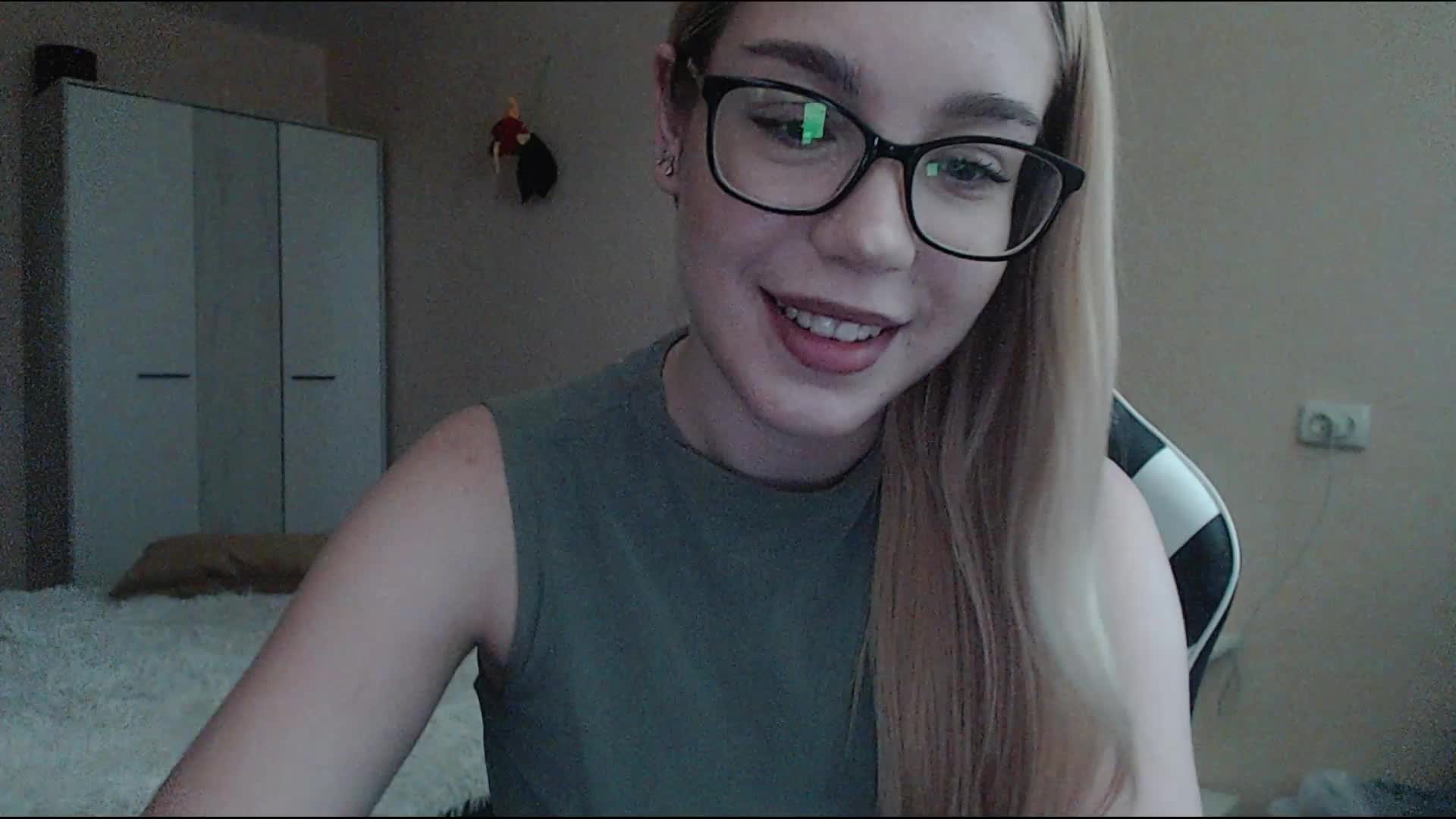 maksisy Live Sex December 14, 2025