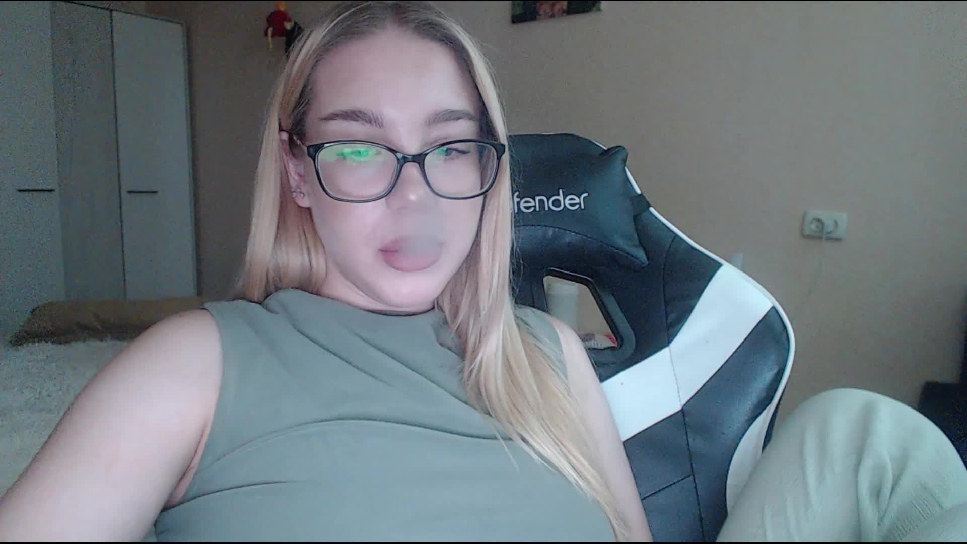 maksisy Live Sex December 18, 2025