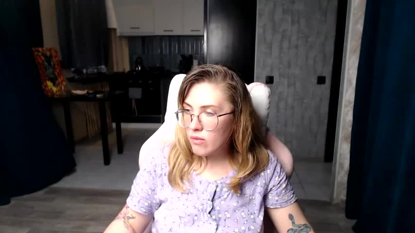 Reginasmilee Live Sex December 17, 2025