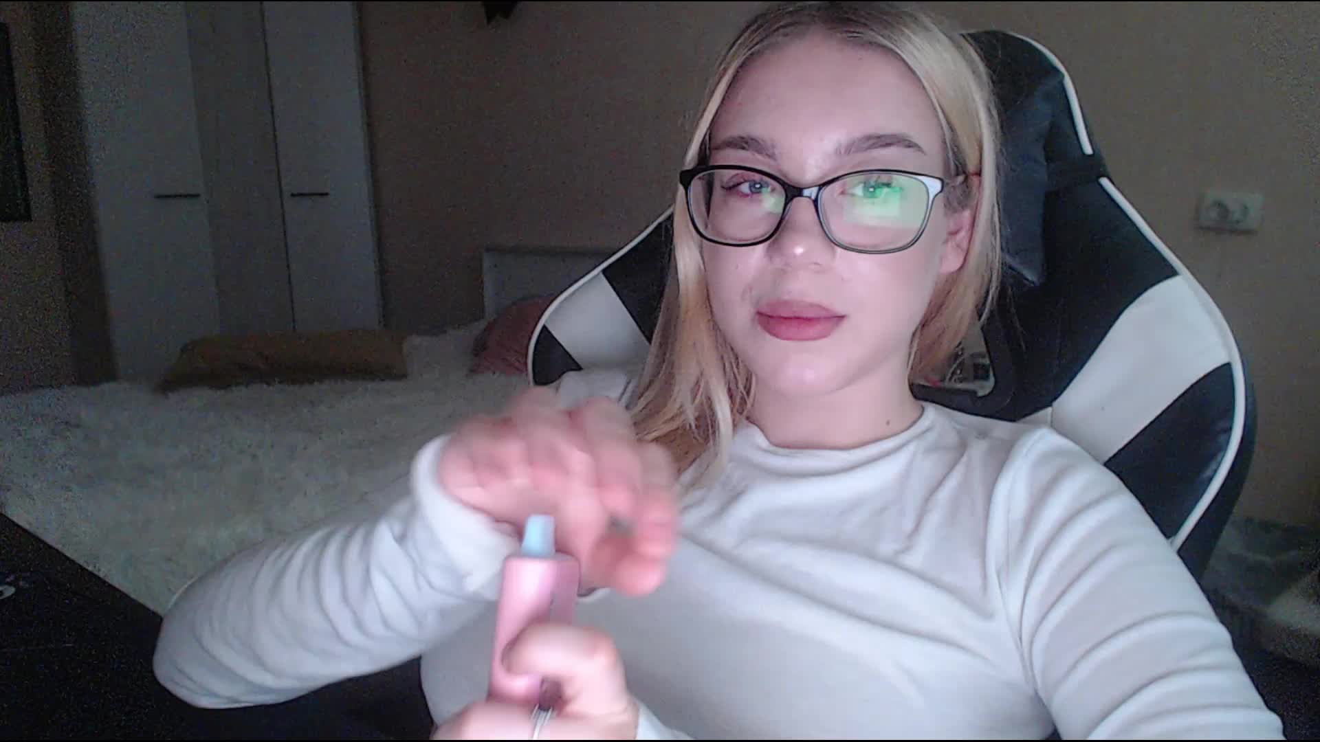 maksisy Live Sex December 18, 2025