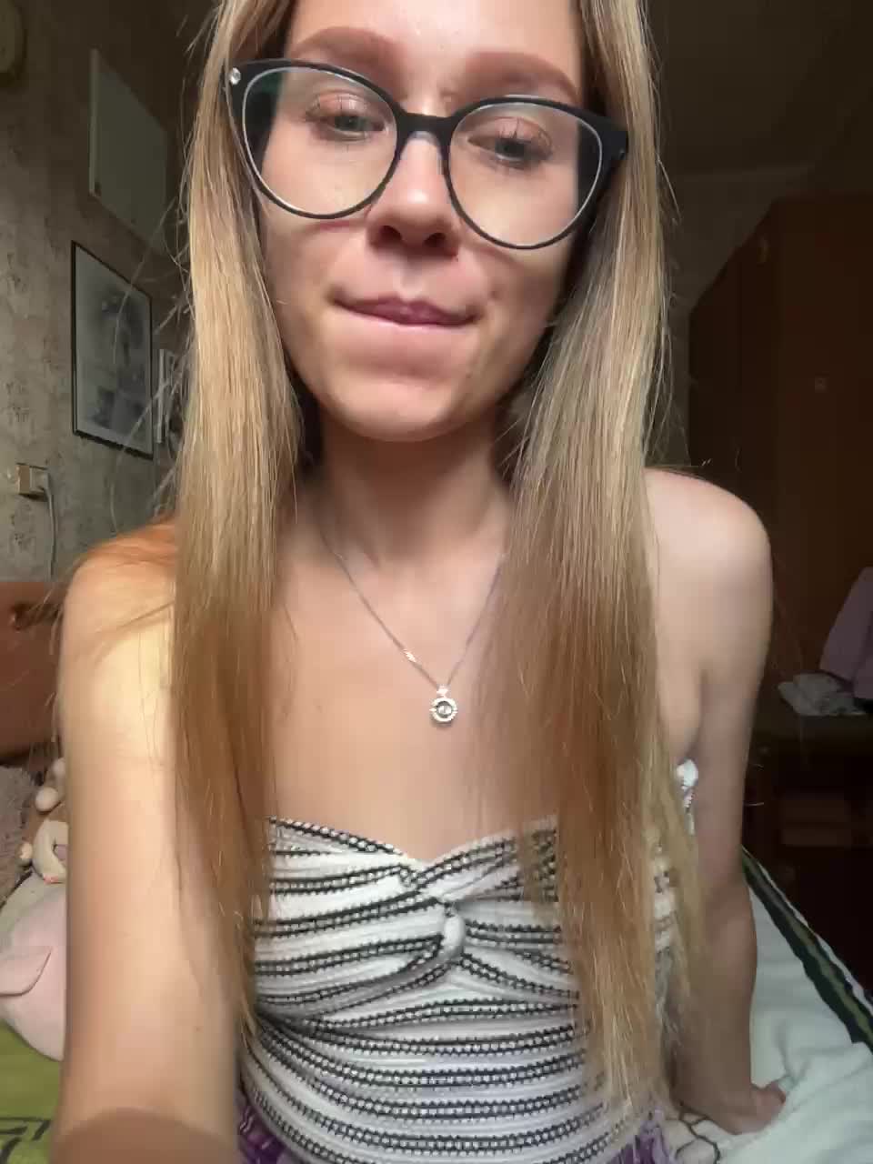 Milana22a Live Sex December 14, 2025