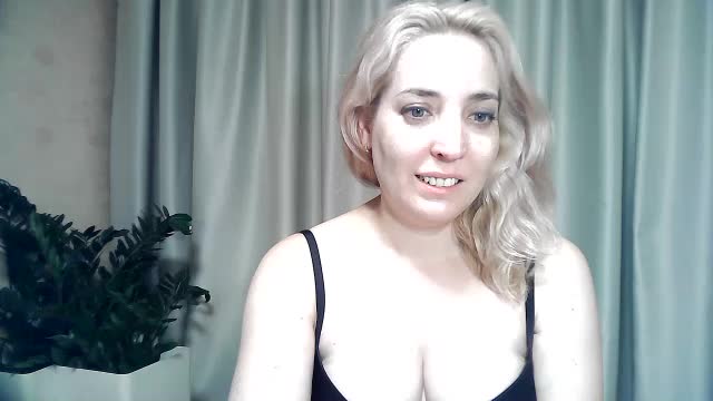 mariska-kiska Live Sex December 15, 2025