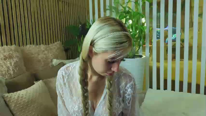 -Violettttta- Live Sex December 17, 2025