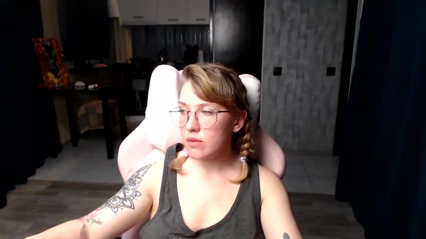 Reginasmilee Live Sex December 17, 2025