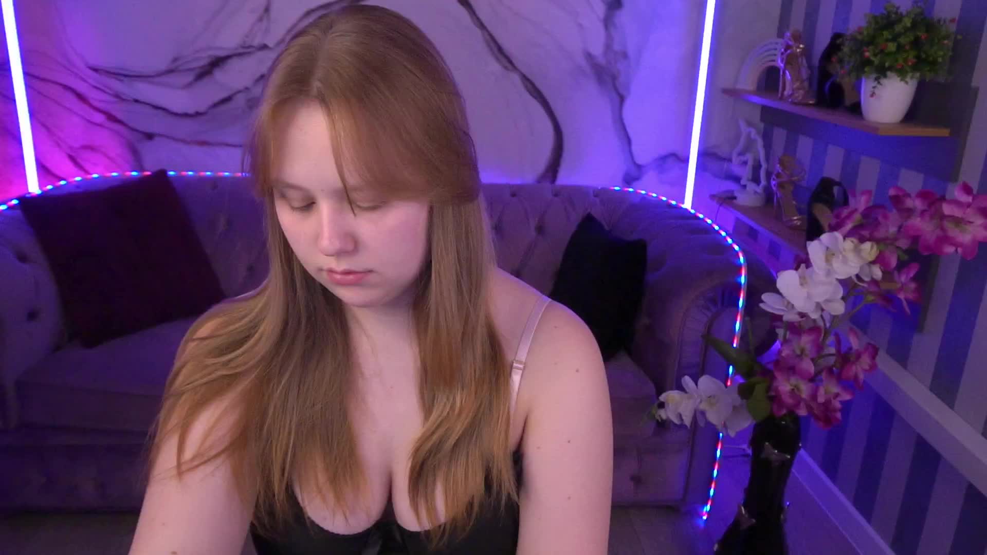 CrystallPaws Live Sex December 18, 2025