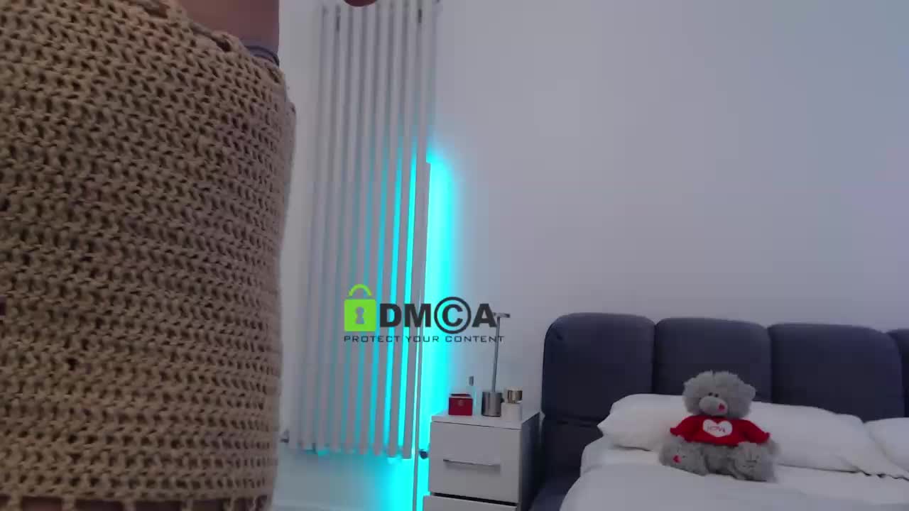 MaxineDi Live Sex December 18, 2025