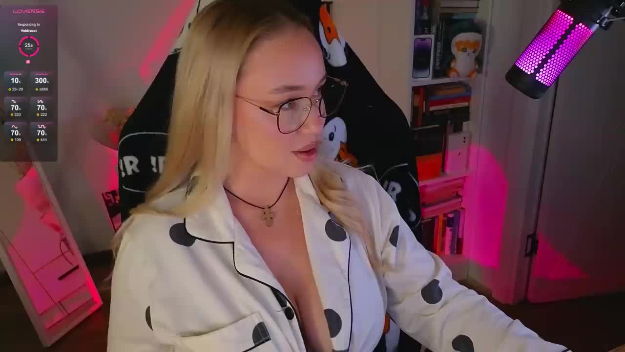 Emili1- Live Sex December 12, 2025