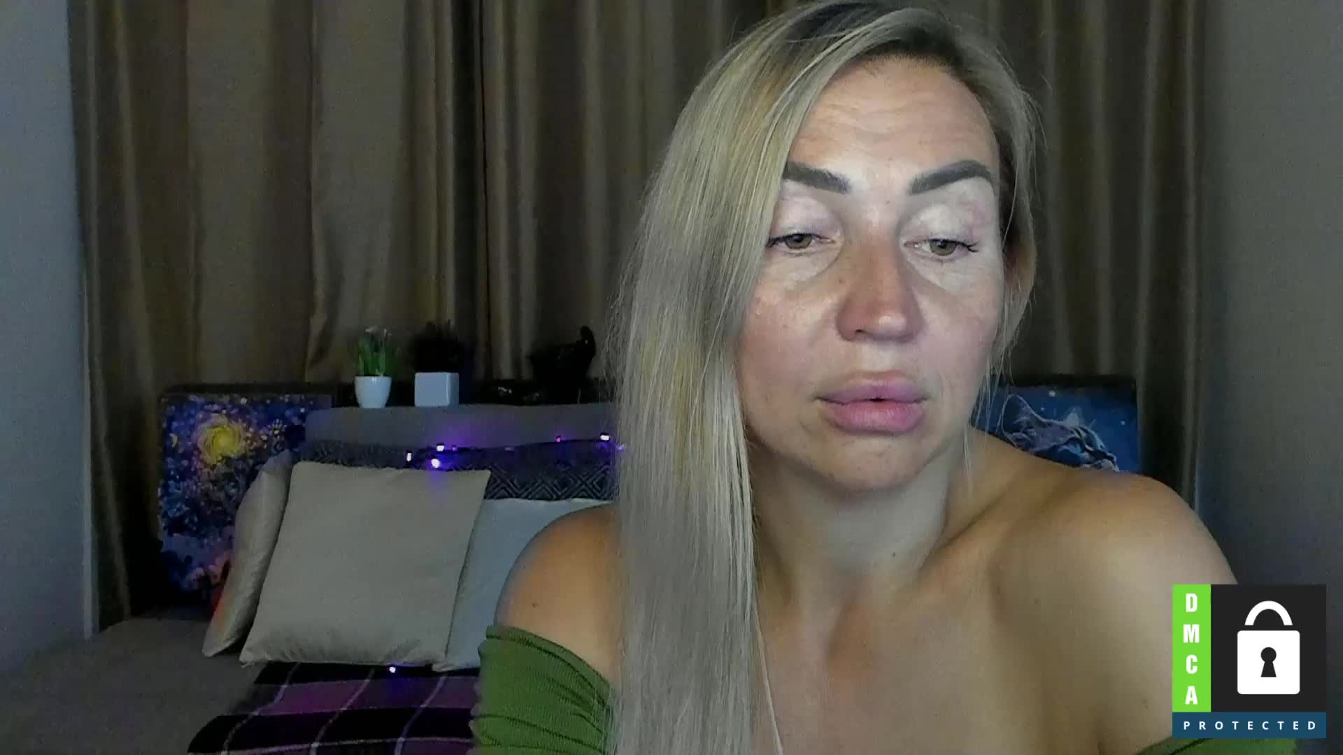Jullyblondkiss Live Sex December 14, 2025