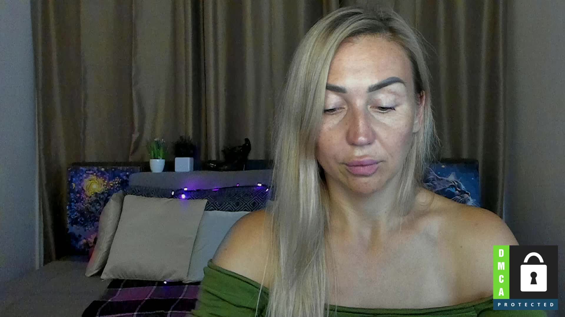 Jullyblondkiss Live Sex December 14, 2025