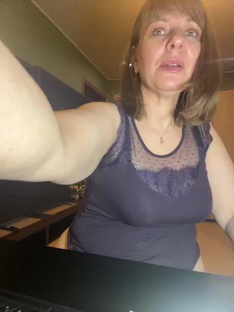 Veronika_Gold Live Sex December 14, 2025