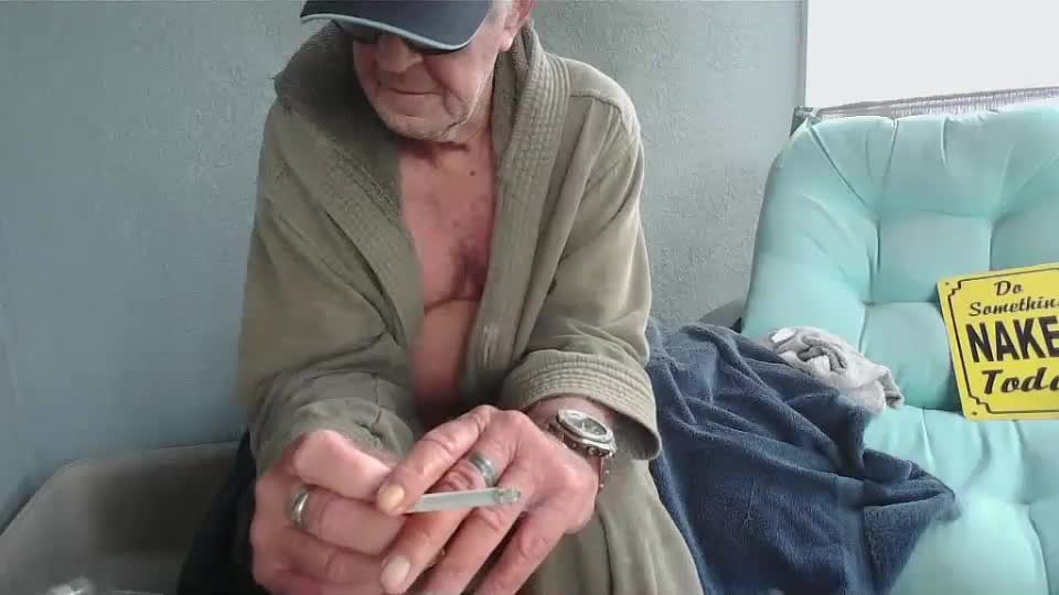 smallpenisbigtongue Live Sex December 17, 2025