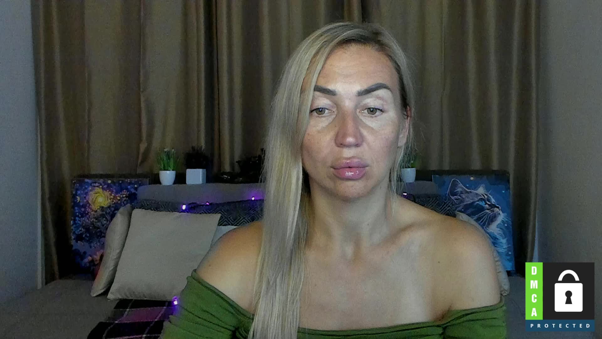 Jullyblondkiss Live Sex December 14, 2025
