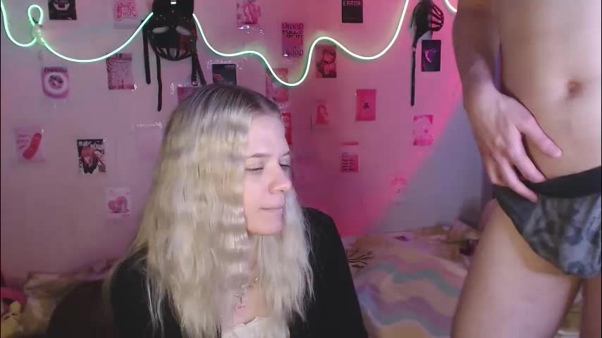 your_horny_friends Live Sex December 14, 2025