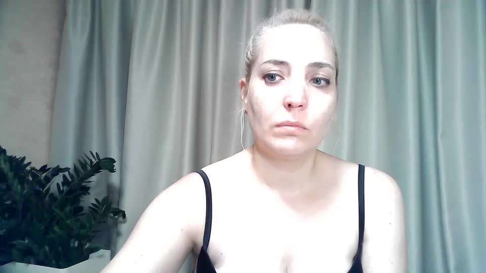 mariska-kiska Live Sex December 15, 2025