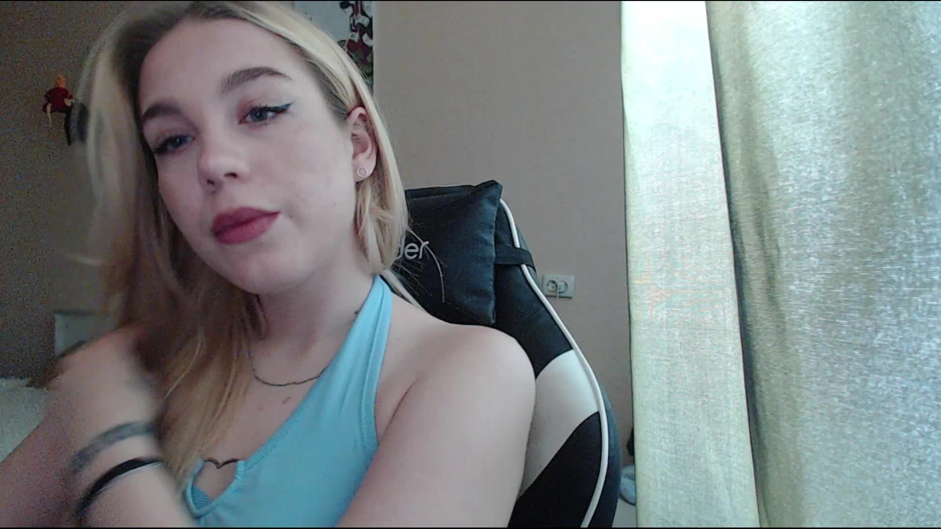 maksisy Live Sex December 18, 2025