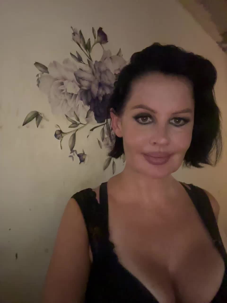 RoyalBreasts Live Sex December 17, 2025