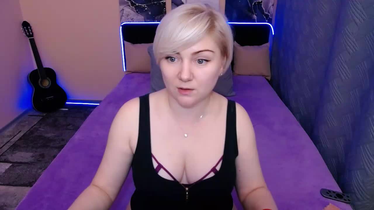 Blond_Pearl Live Sex December 17, 2025