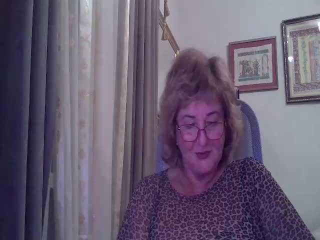 KarinkaSweet Live Sex December 14, 2025