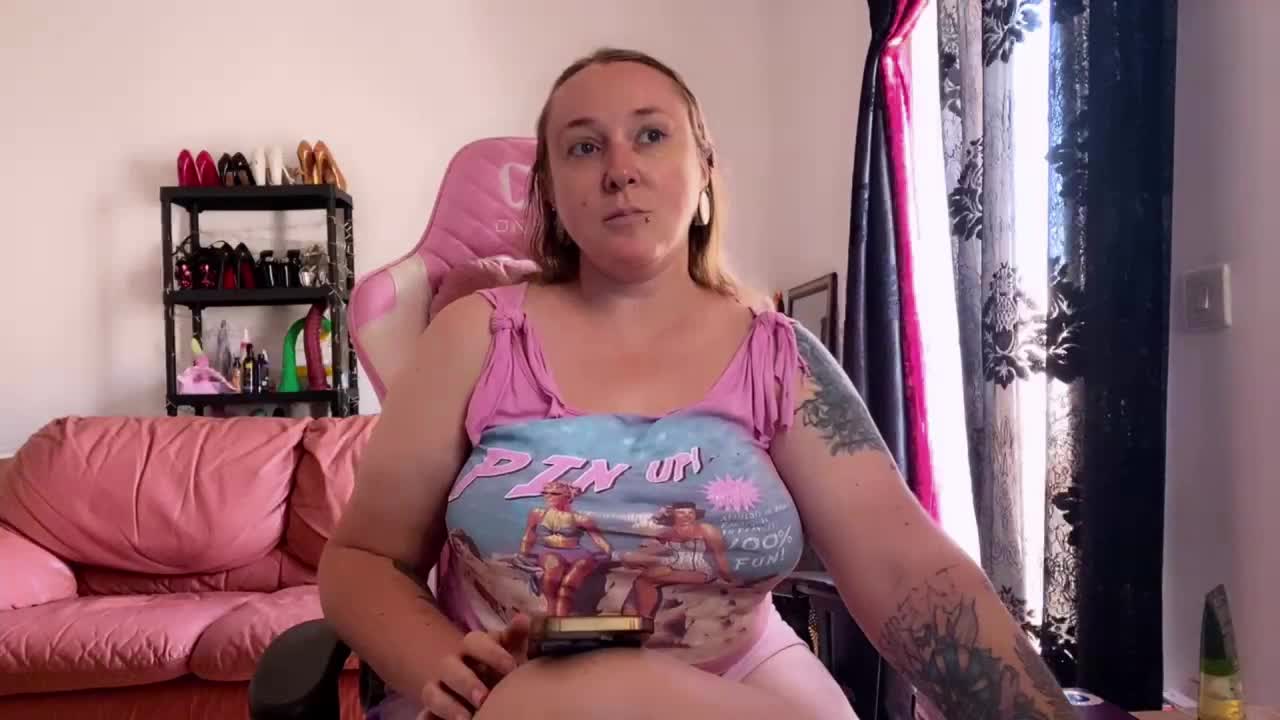 NylonQueen Live Sex December 14, 2025