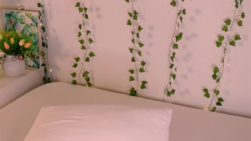 CarlyMilton Live Sex December 15, 2025