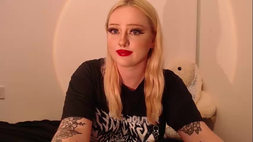 chloe_levine Live Sex December 14, 2025