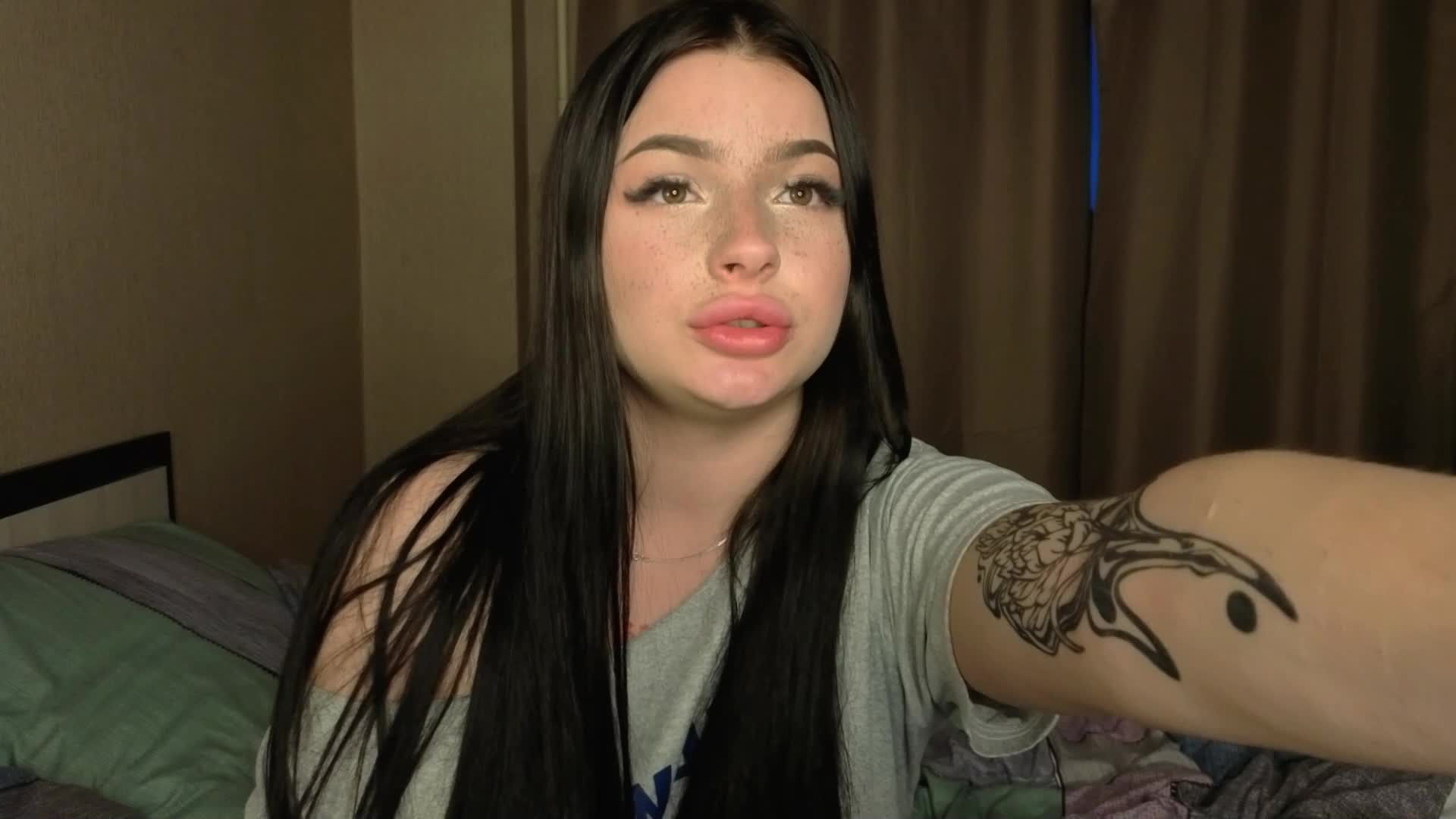 LisaAndDenis Live Sex December 18, 2025