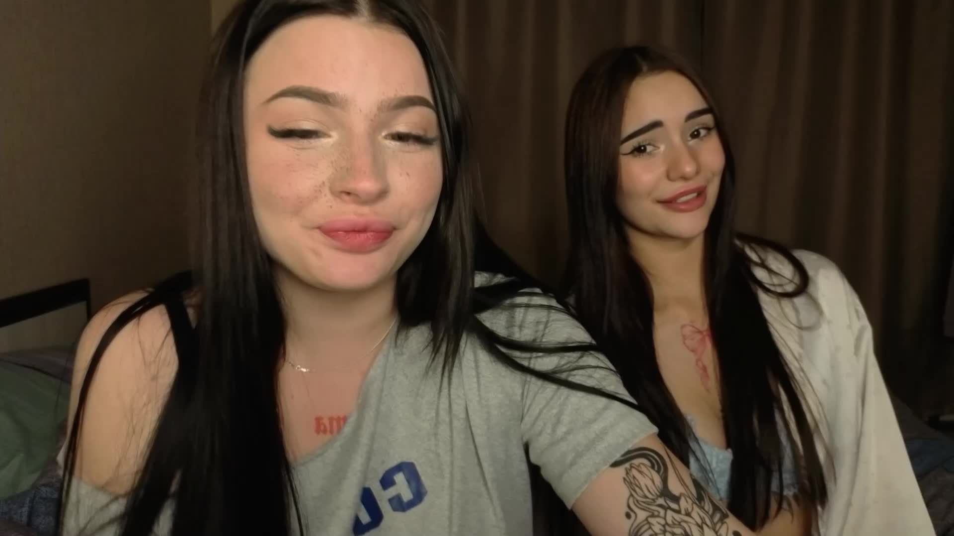 LisaAndDenis Live Sex December 18, 2025