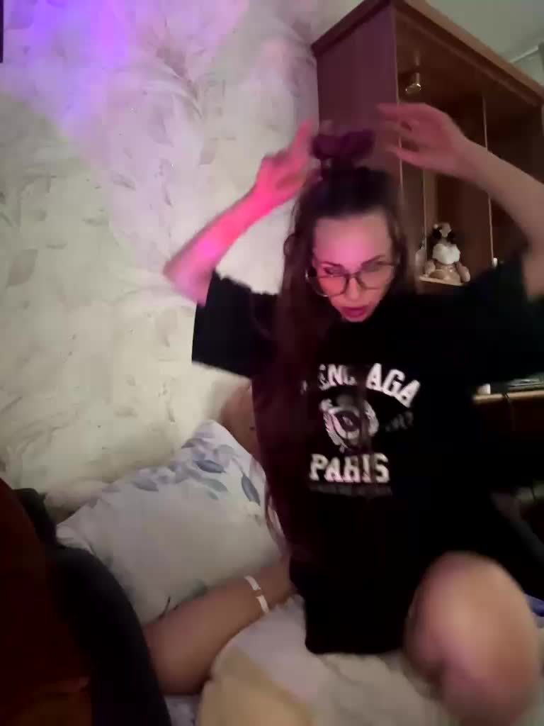 VIP17CoupleDream Live Sex December 18, 2025