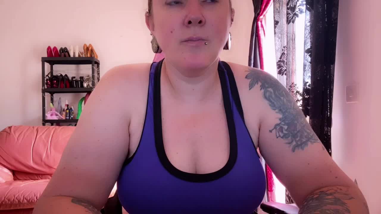 NylonQueen Live Sex December 14, 2025