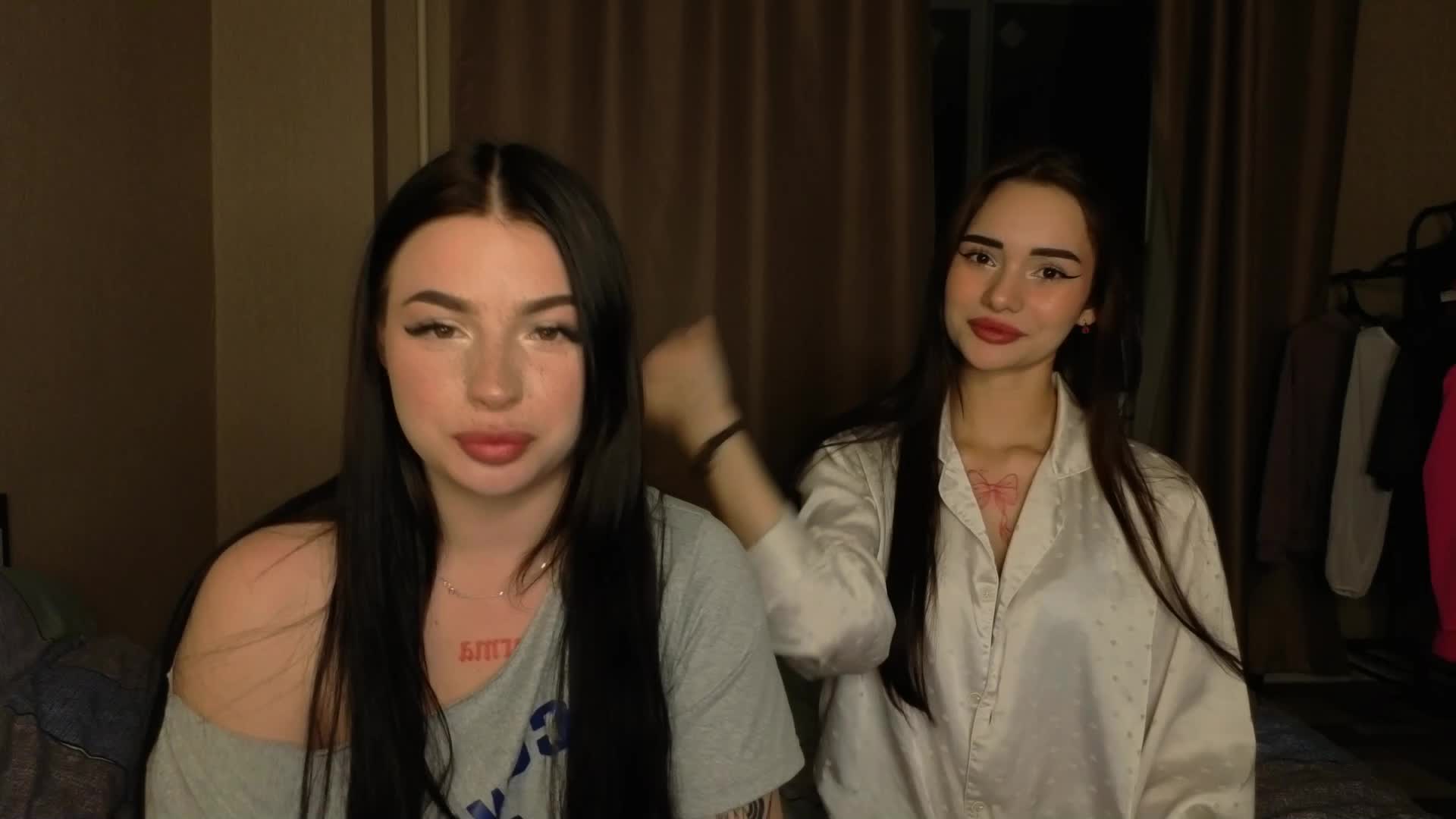 LisaAndDenis Live Sex December 18, 2025