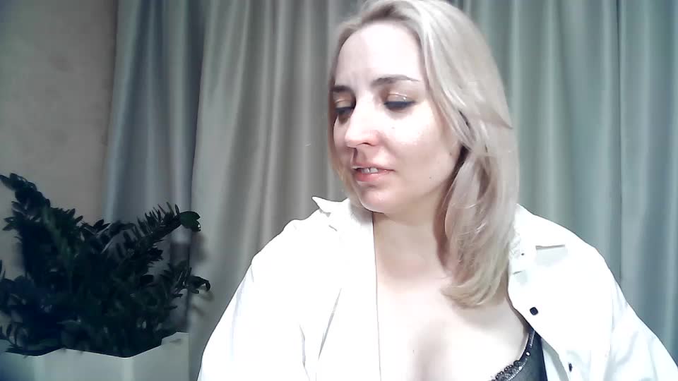 mariska-kiska Live Sex December 15, 2025