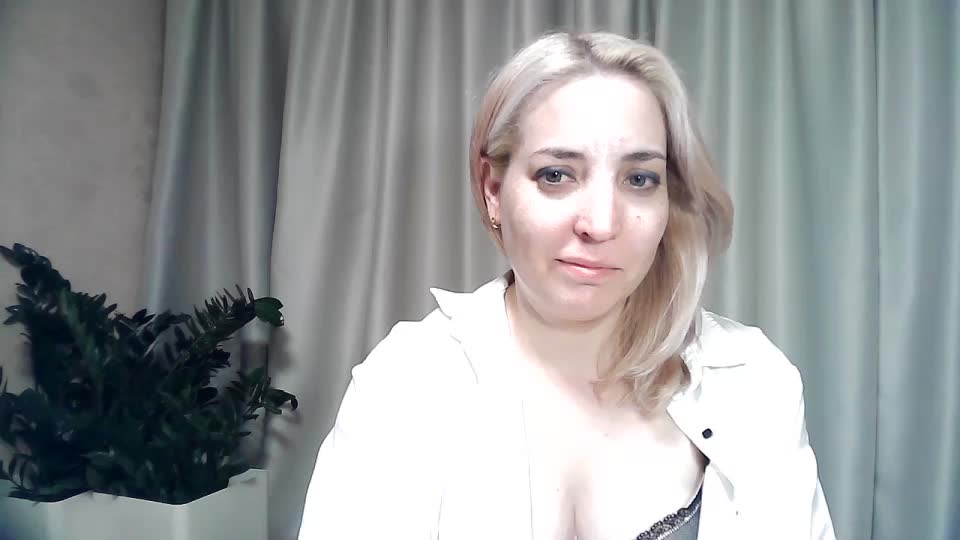 mariska-kiska Live Sex December 15, 2025