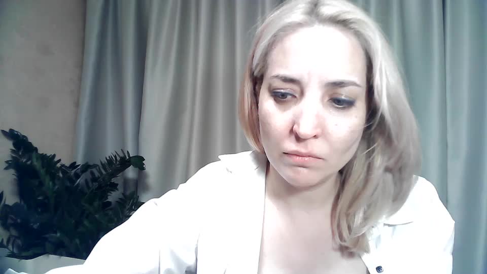 mariska-kiska Live Sex December 15, 2025