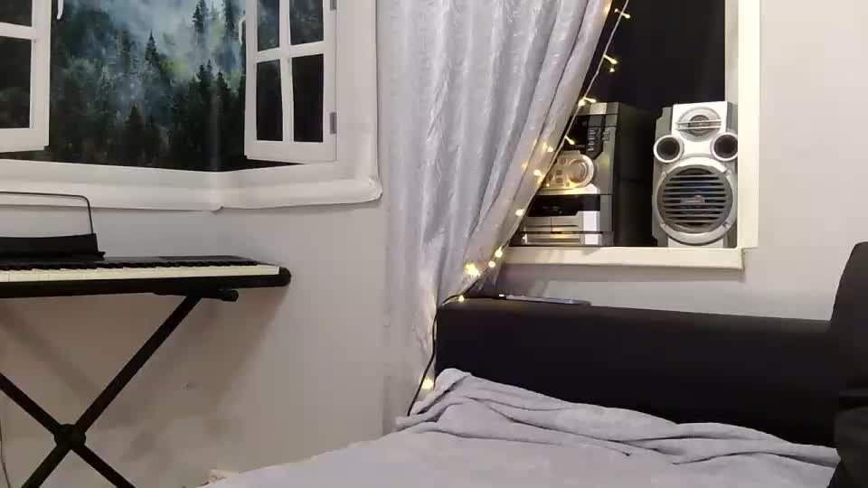 Elly_Silence Live Sex September 12, 2025