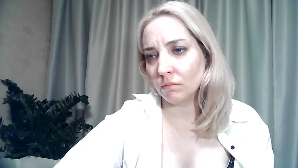 mariska-kiska Live Sex December 15, 2025